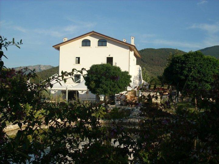 Вилла Locanda Dell'Asino D'Oro Сульмона Экстерьер фото